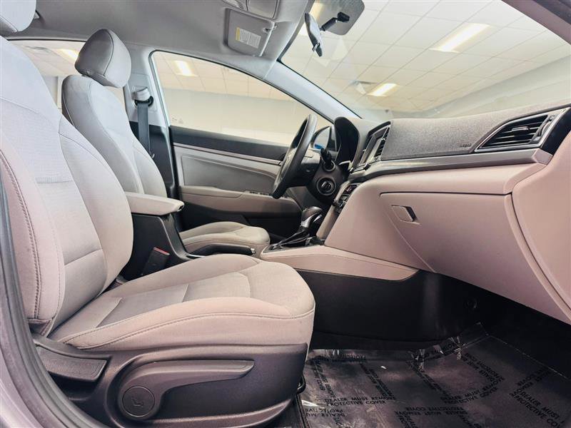 Vehicle image 13 of 27