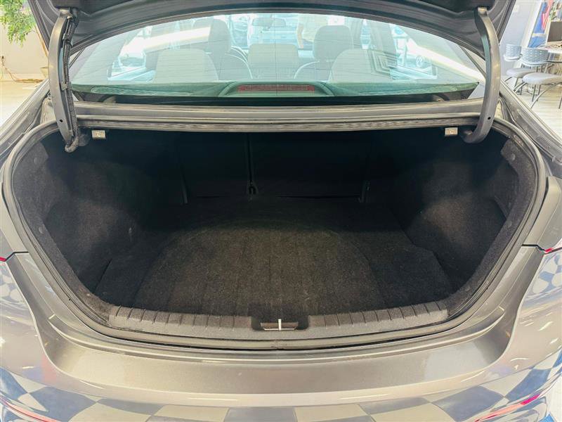 Vehicle image 10 of 27