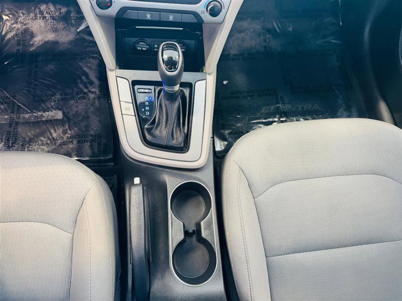 Vehicle image 21 of 27