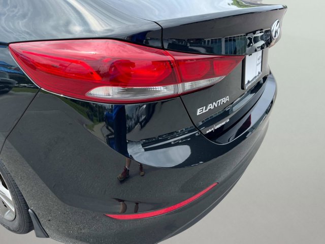 Vehicle image 29 of 43
