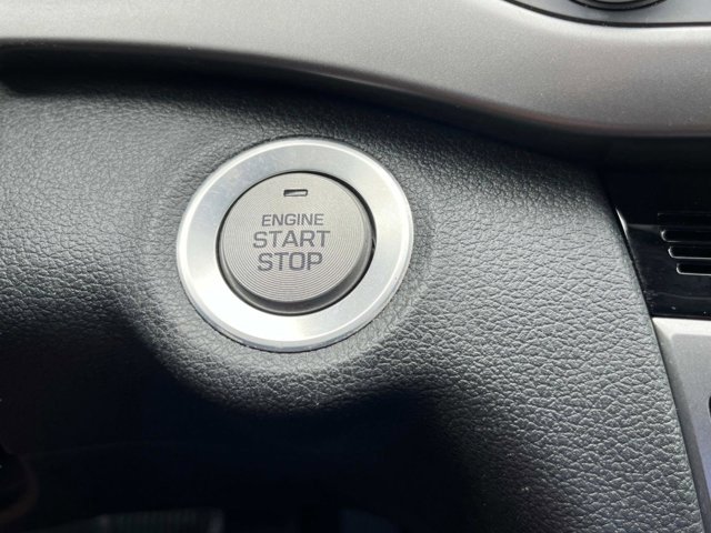 Vehicle image 28 of 43