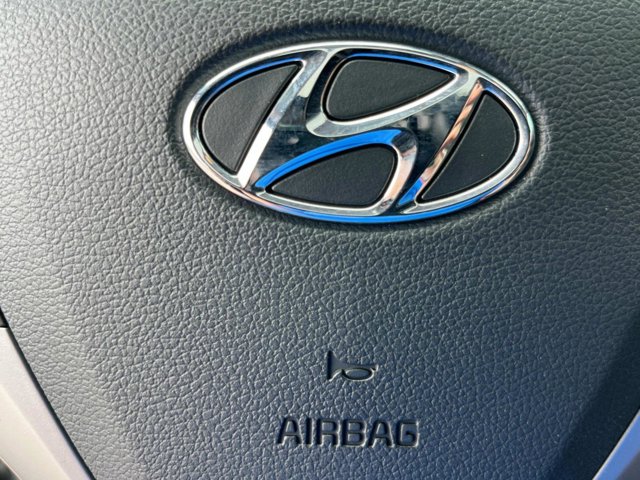 Vehicle image 32 of 43