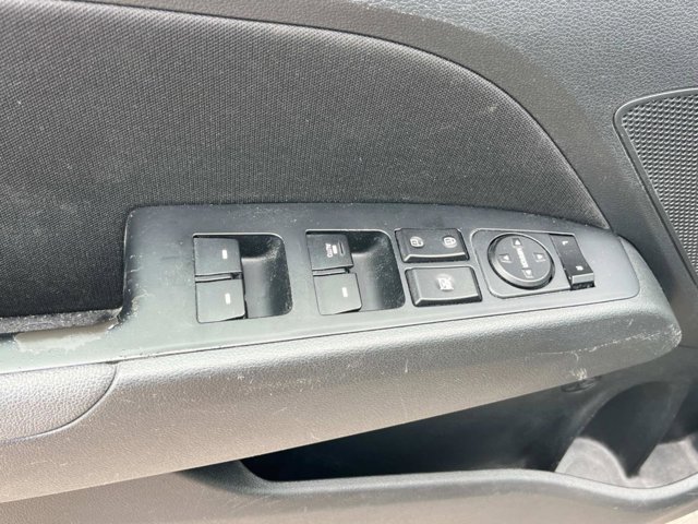 Vehicle image 33 of 43