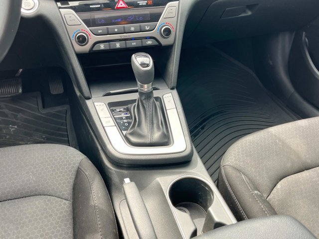 Vehicle image 21 of 43