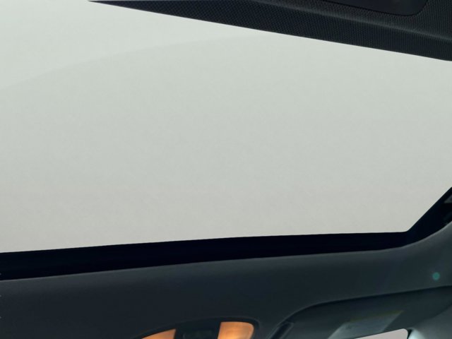 Vehicle image 26 of 43