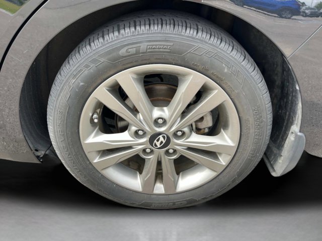 Vehicle image 9 of 43
