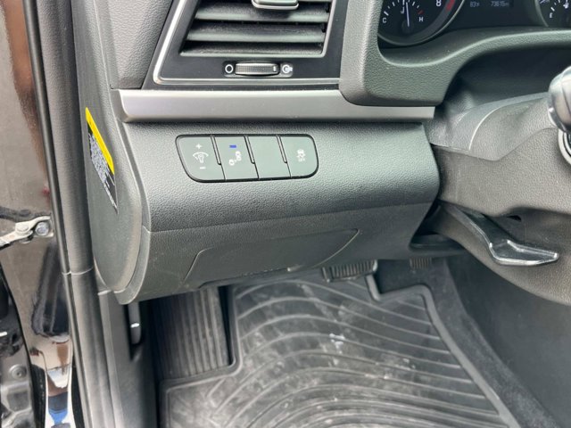 Vehicle image 10 of 43