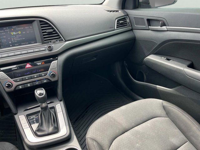Vehicle image 34 of 43