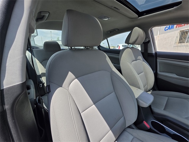 Vehicle image 10 of 38
