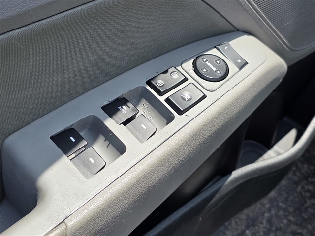 Vehicle image 37 of 38
