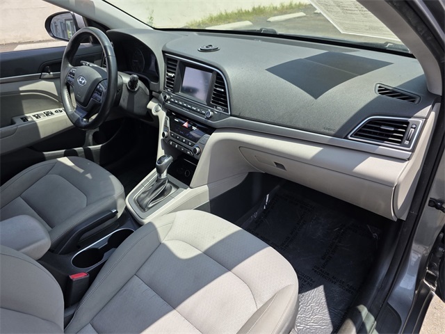 Vehicle image 18 of 38