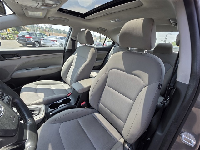 Vehicle image 11 of 38