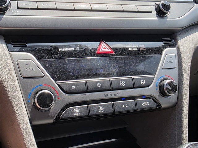 Vehicle image 26 of 38