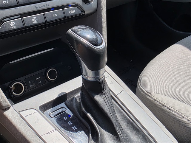 Vehicle image 27 of 38