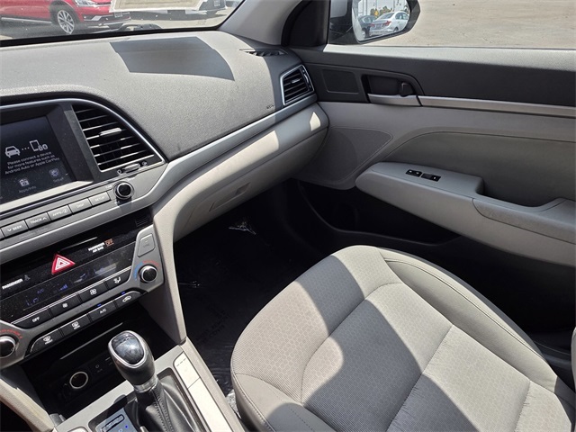 Vehicle image 21 of 38