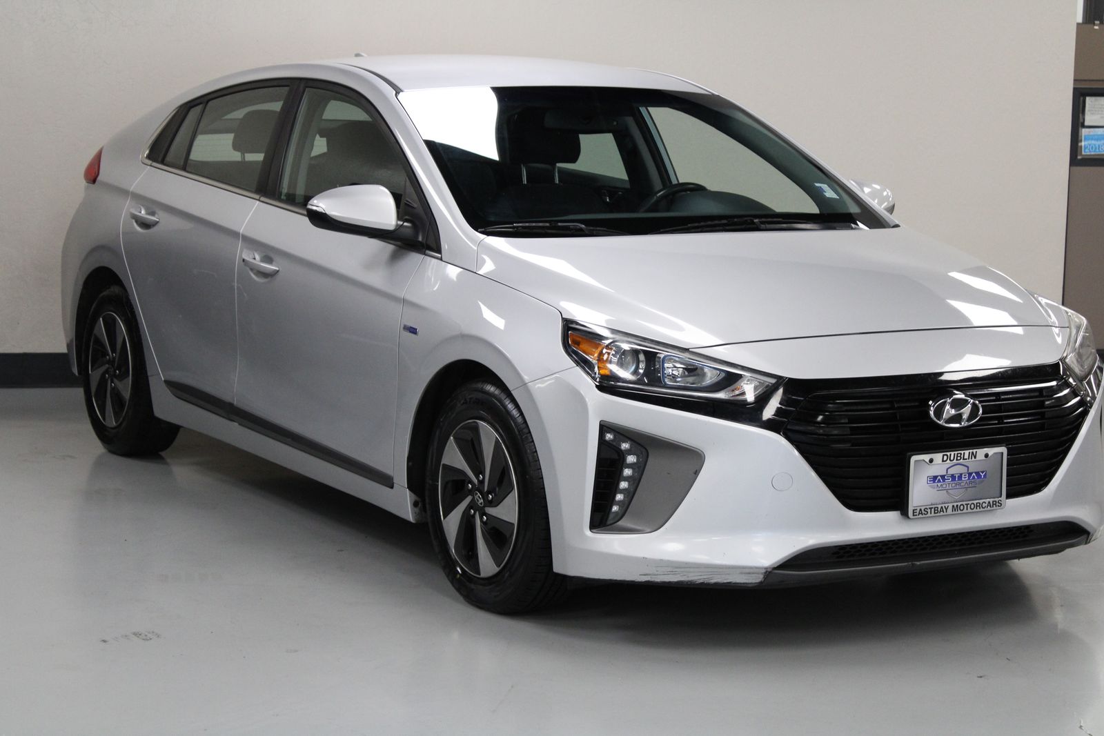 Vehicle image 5 of 35
