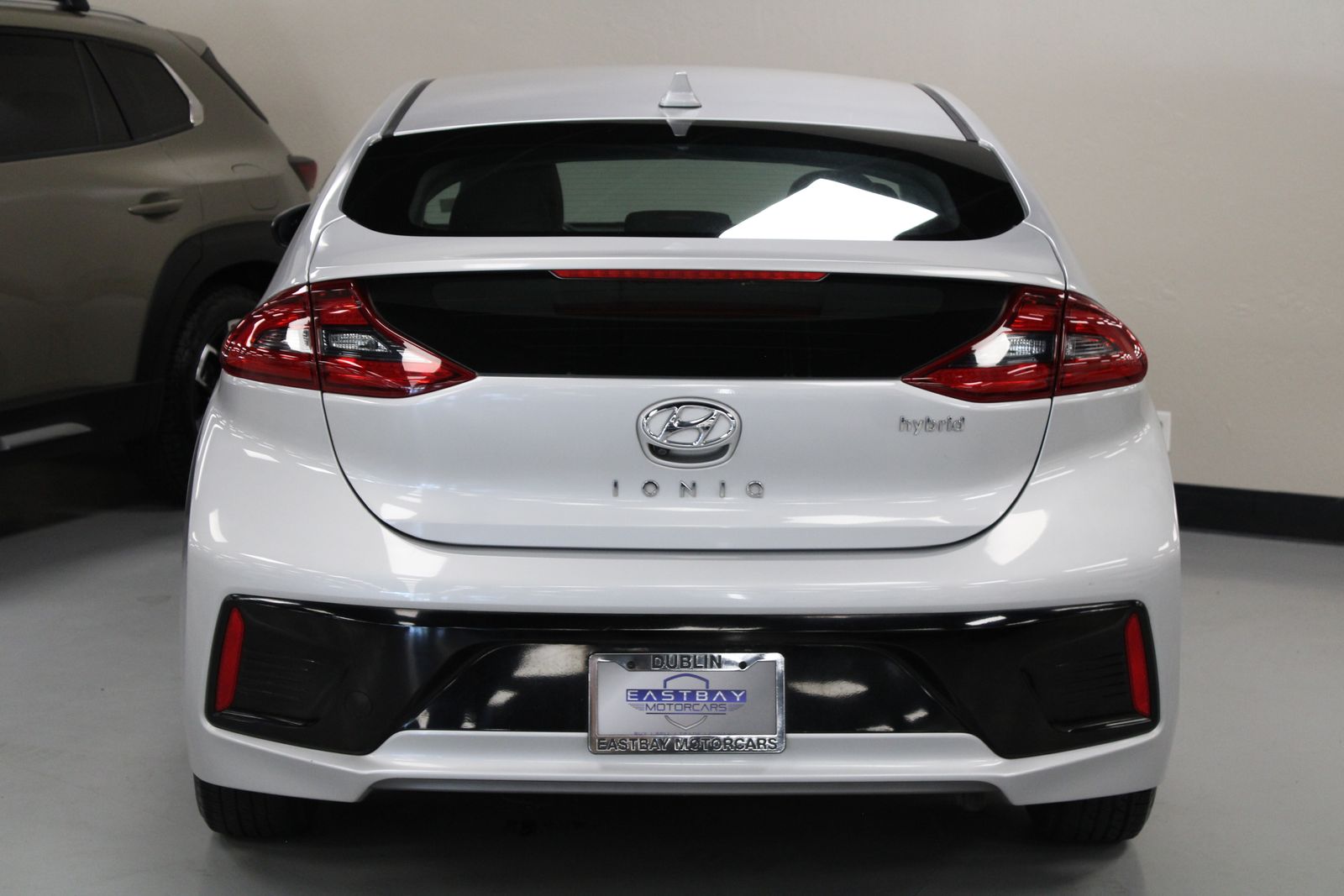 Vehicle image 8 of 35