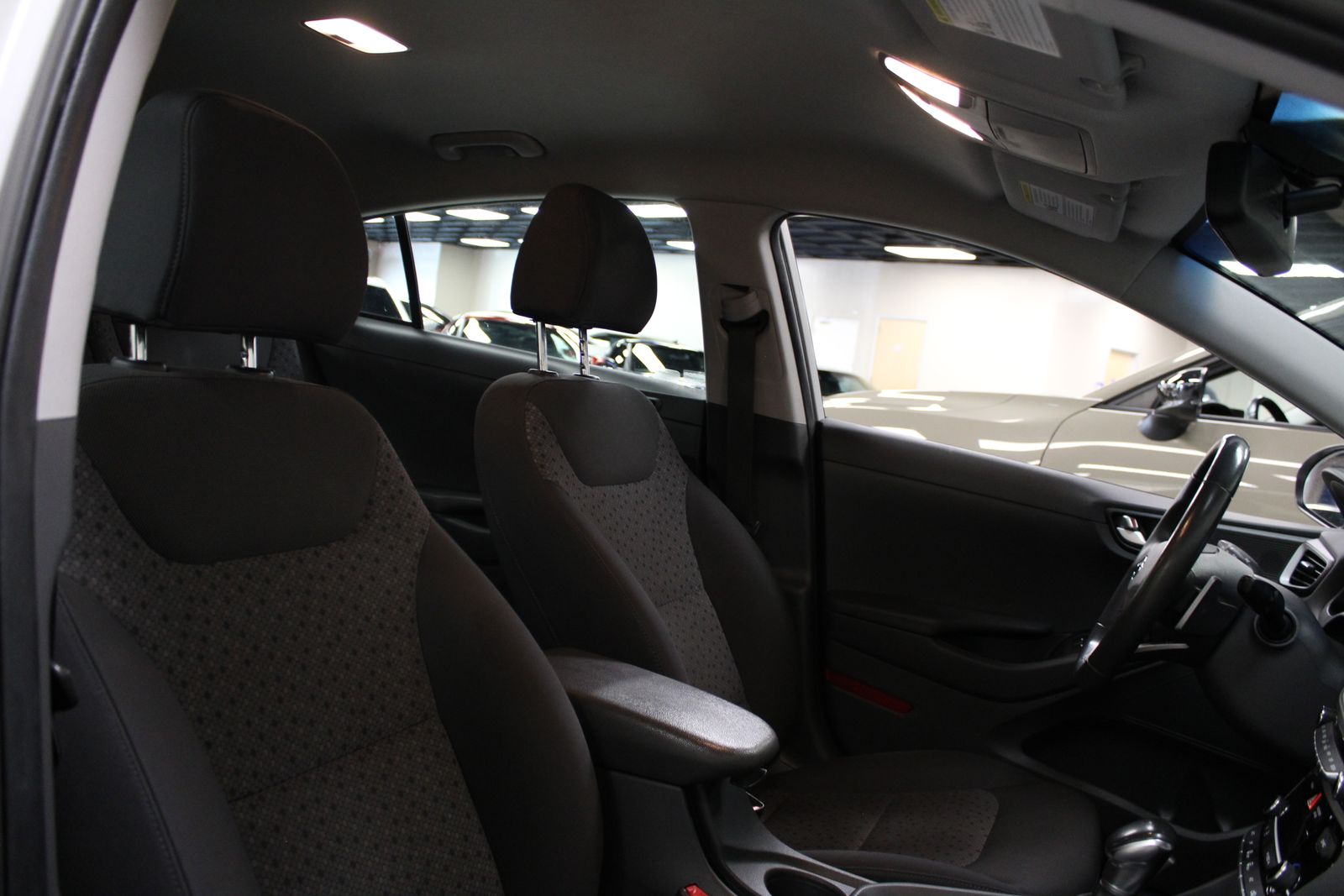 Vehicle image 18 of 35