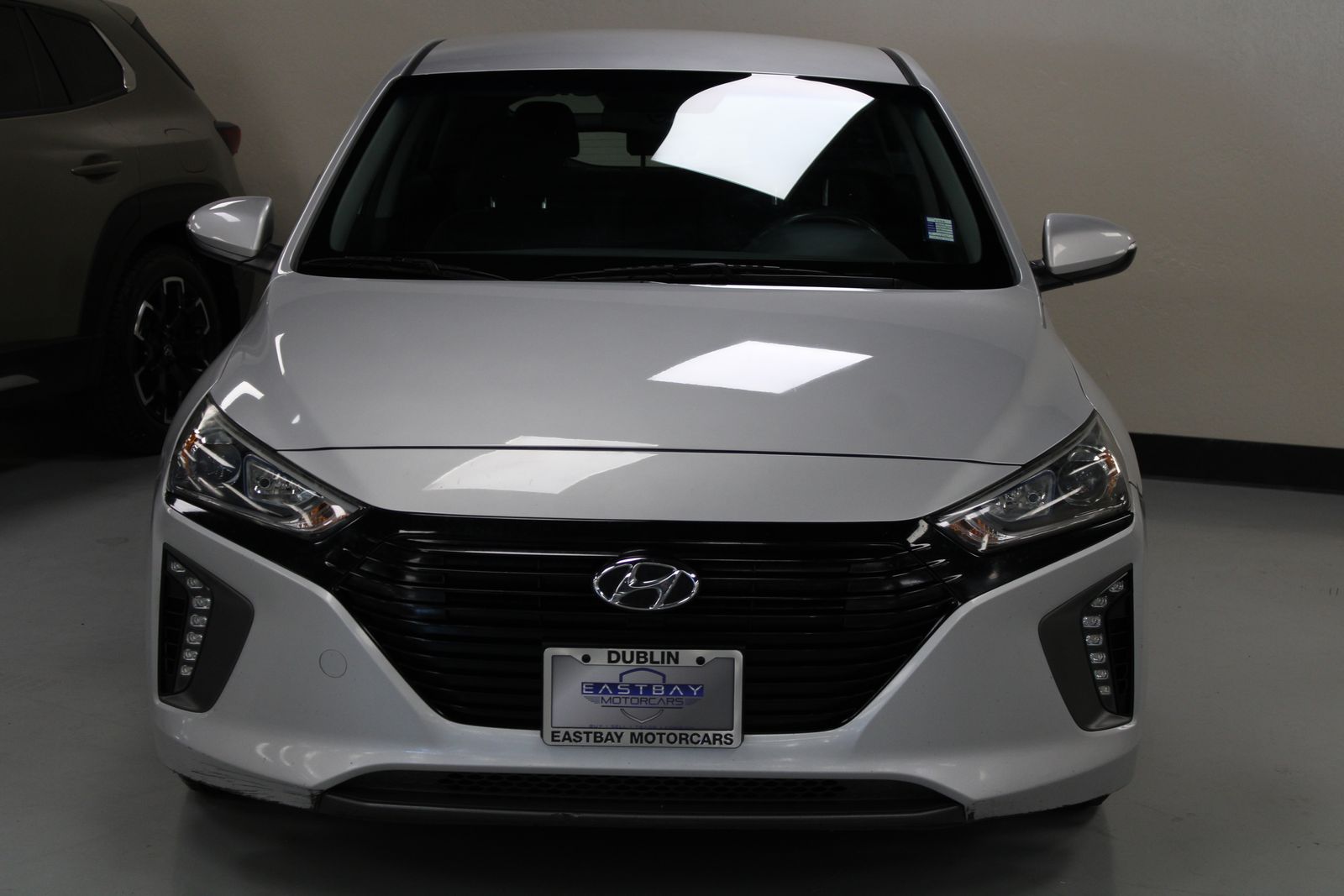 Vehicle image 2 of 35