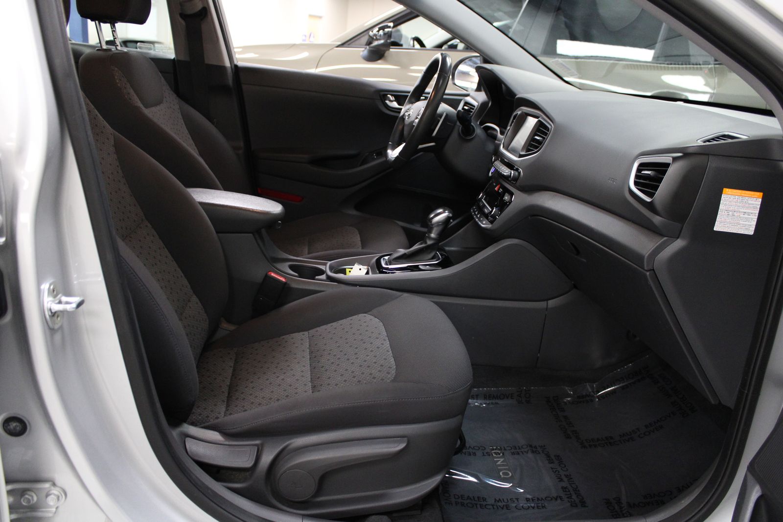 Vehicle image 16 of 35