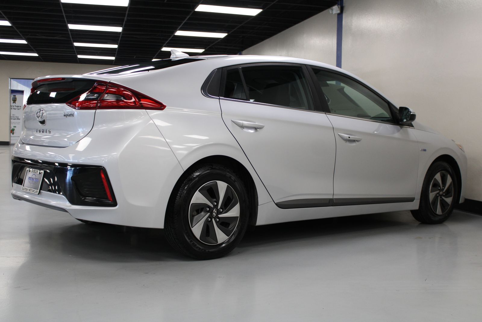 Vehicle image 6 of 35