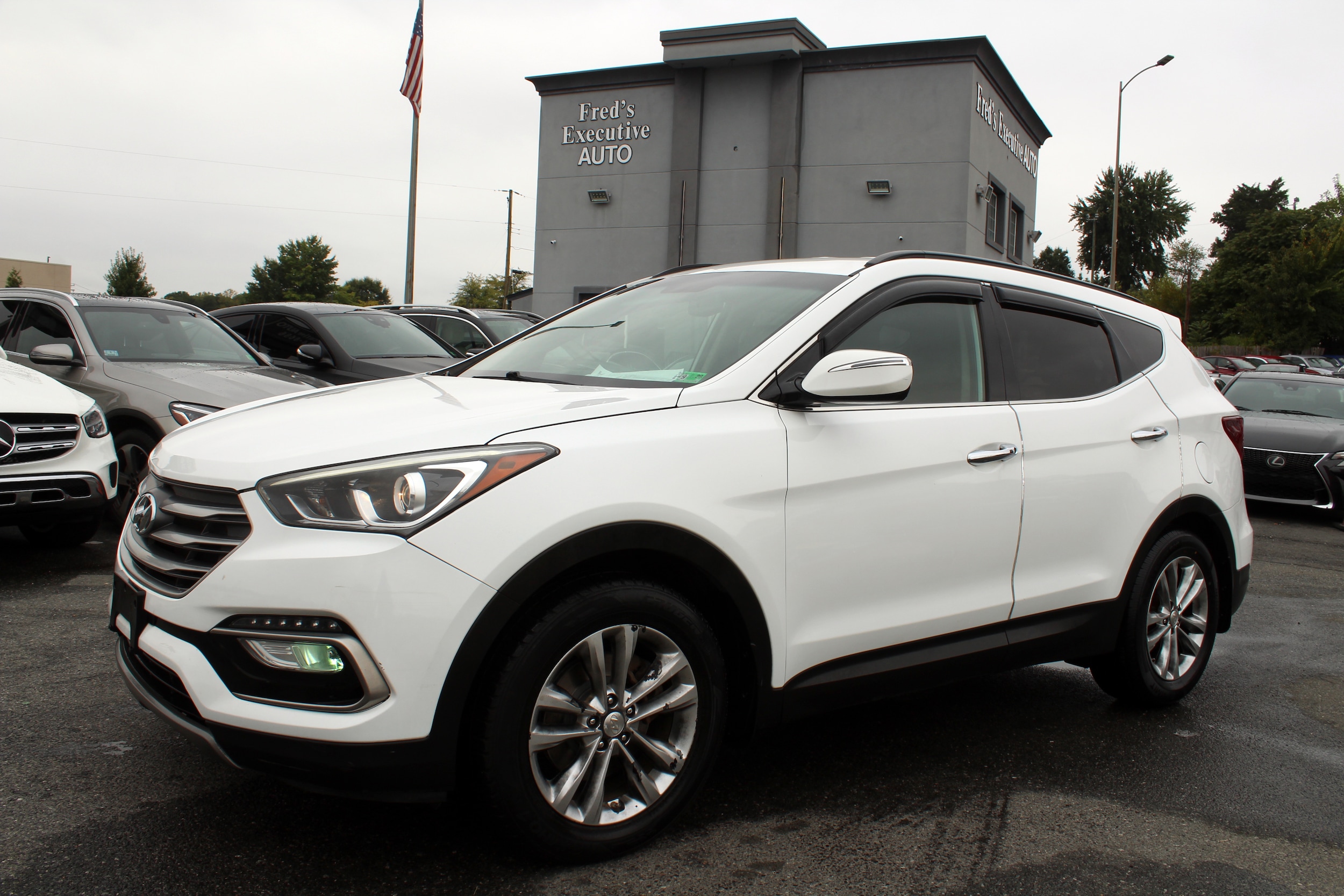 2018 Hyundai Santa Fe Sport 2.0T Image 1 of 18