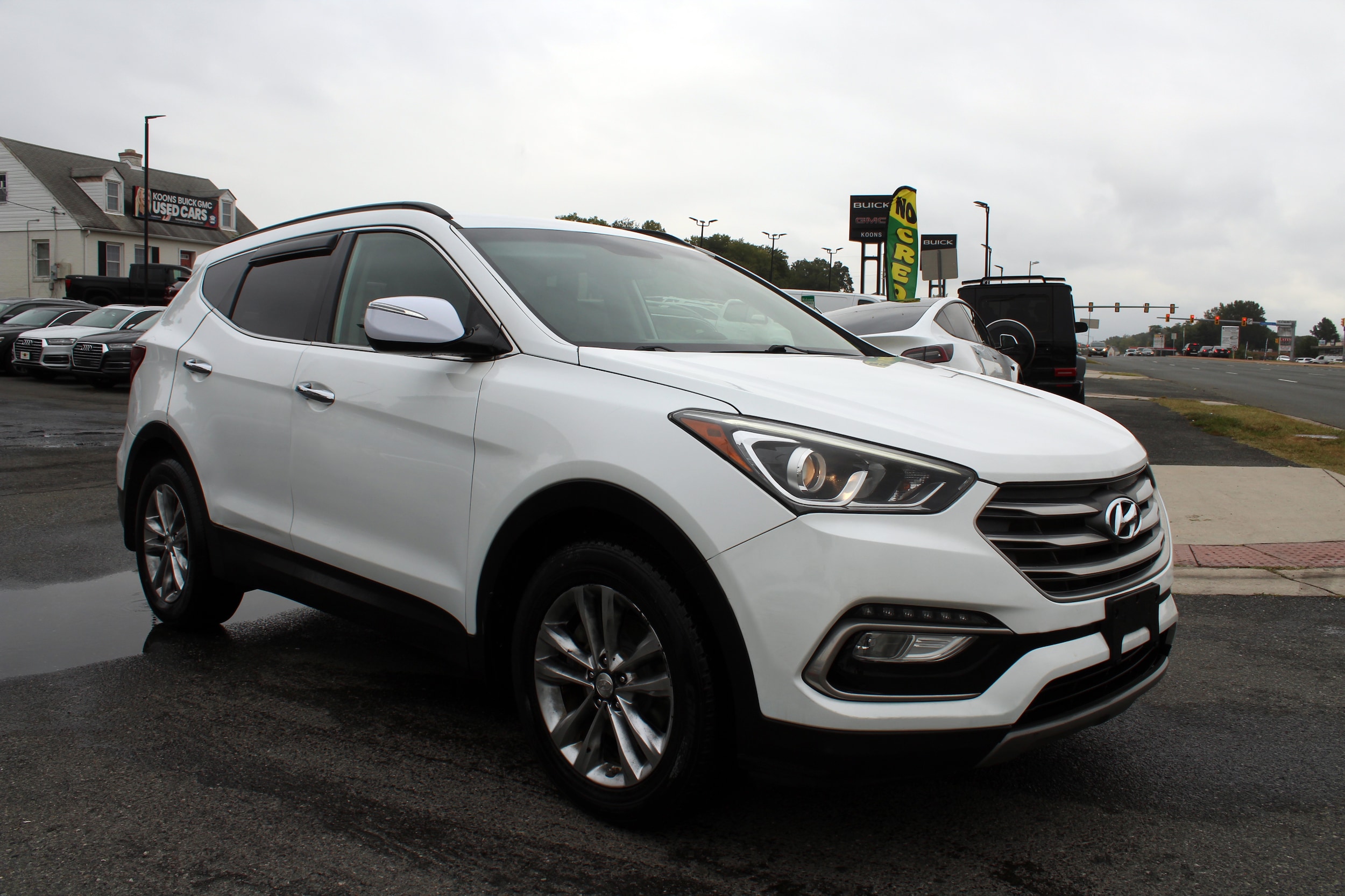 2018 Hyundai Santa Fe Sport 2.0T Image 3 of 18