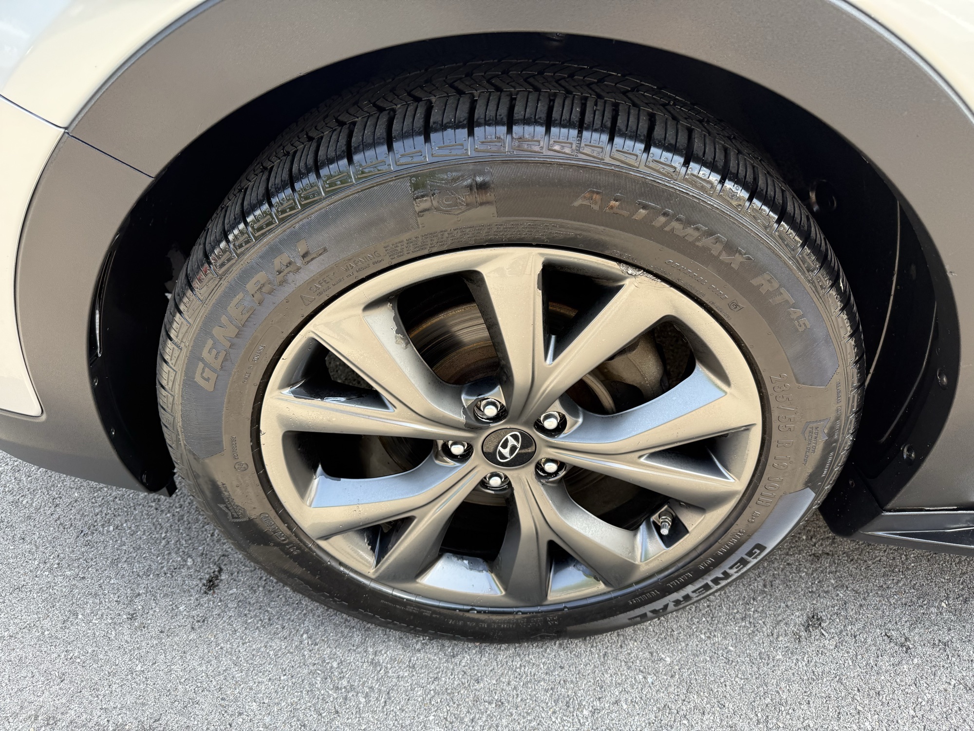 2018 Hyundai Santa Fe Sport 2.0T Ultimate Image 10 of 27