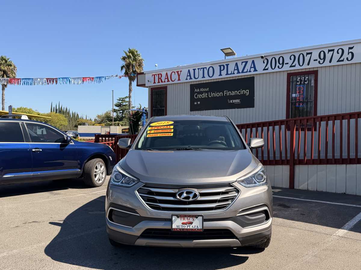 2018 Hyundai Santa Fe Sport 2.4L Image 2 of 25