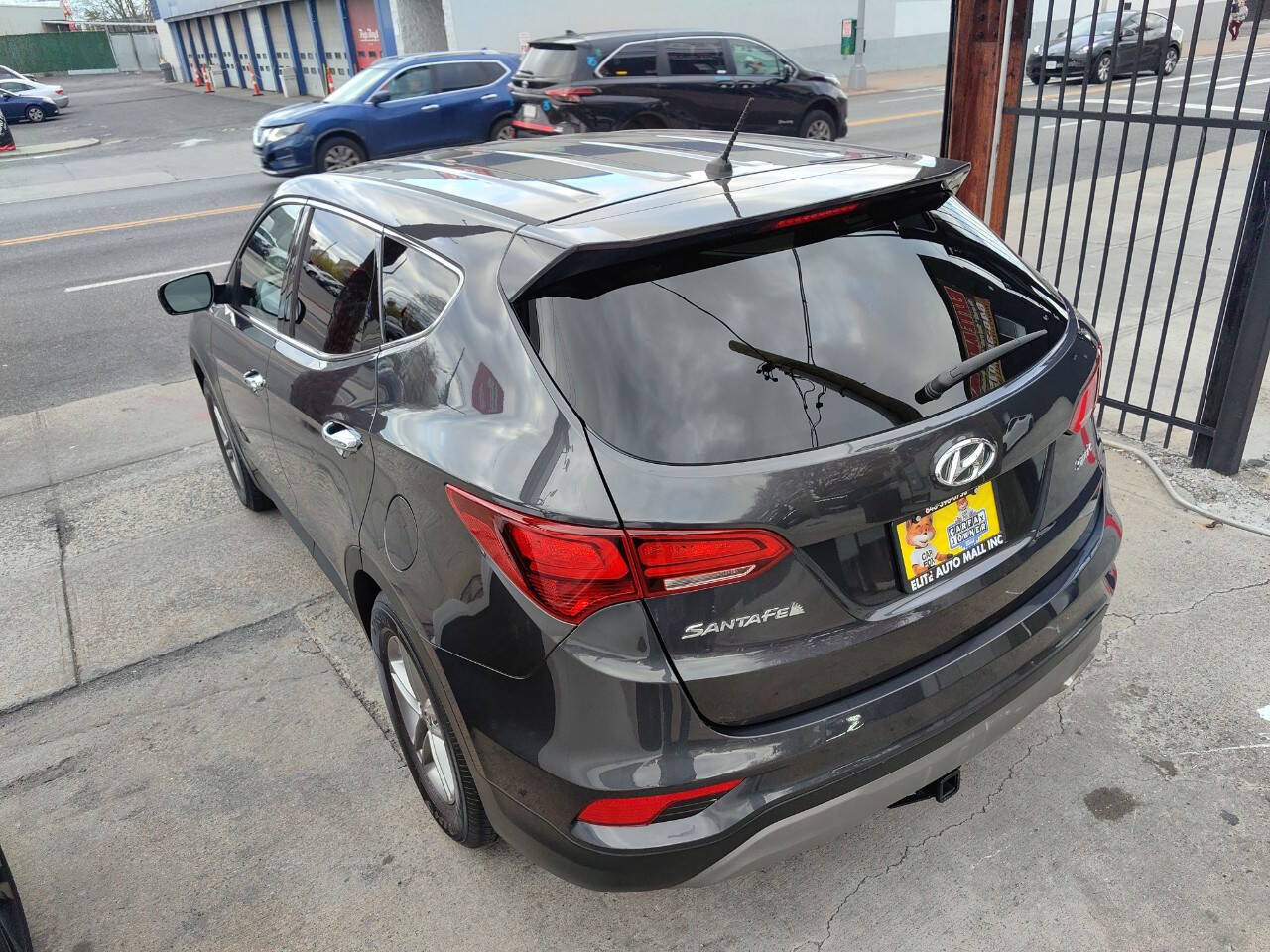 Vehicle image 11 of 36