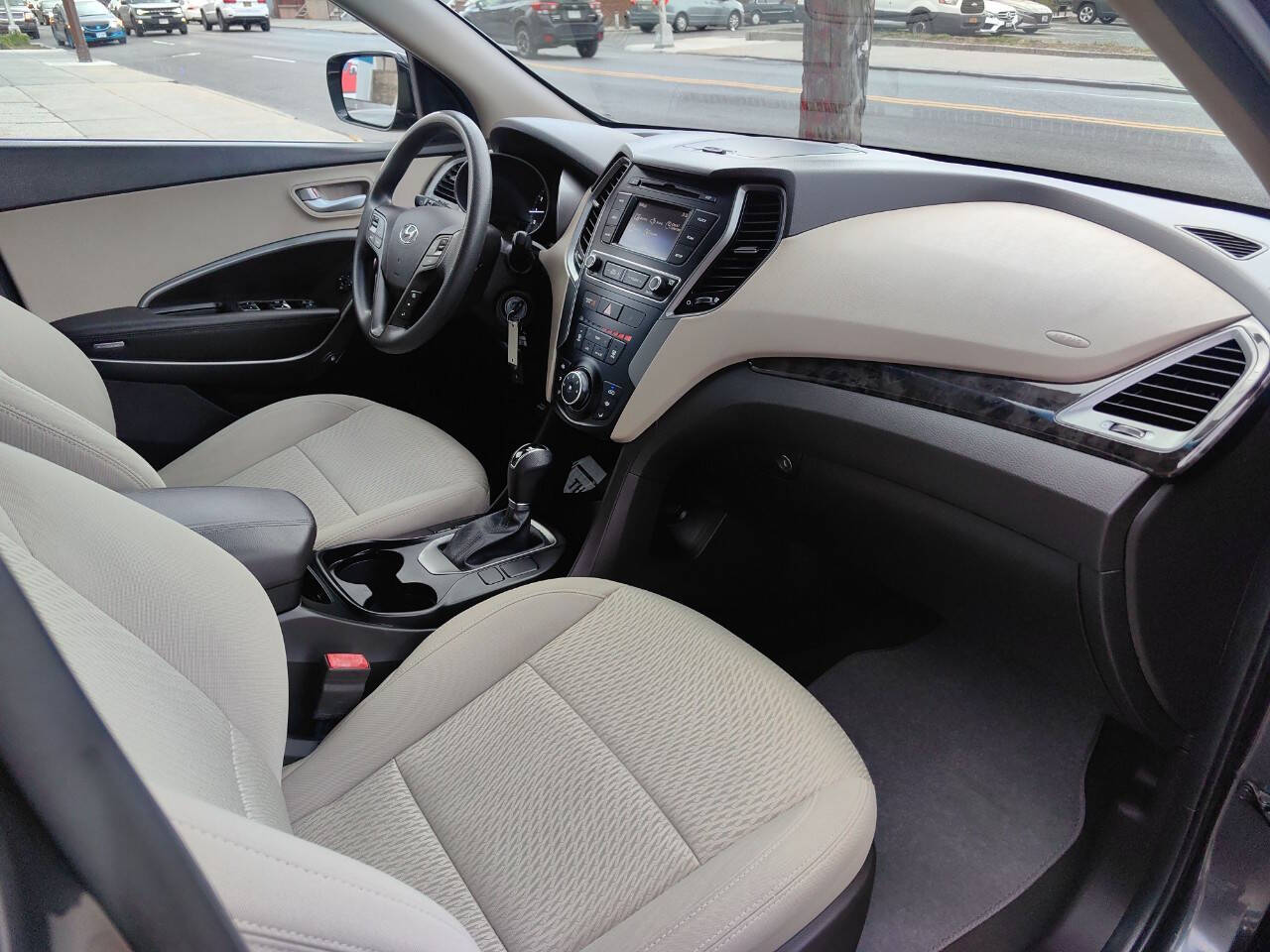 Vehicle image 21 of 36