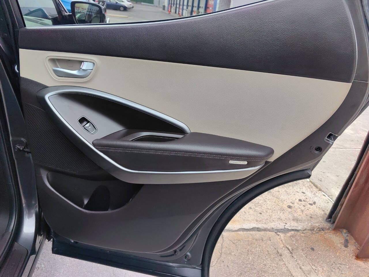 Vehicle image 18 of 36