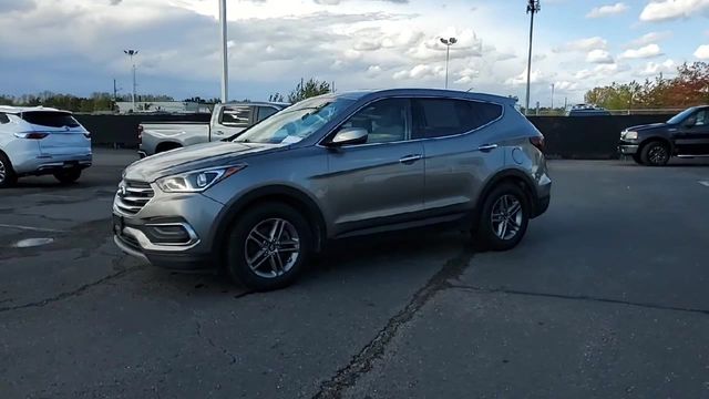 2018 Hyundai Santa Fe Sport 2.4L Image 1 of 32