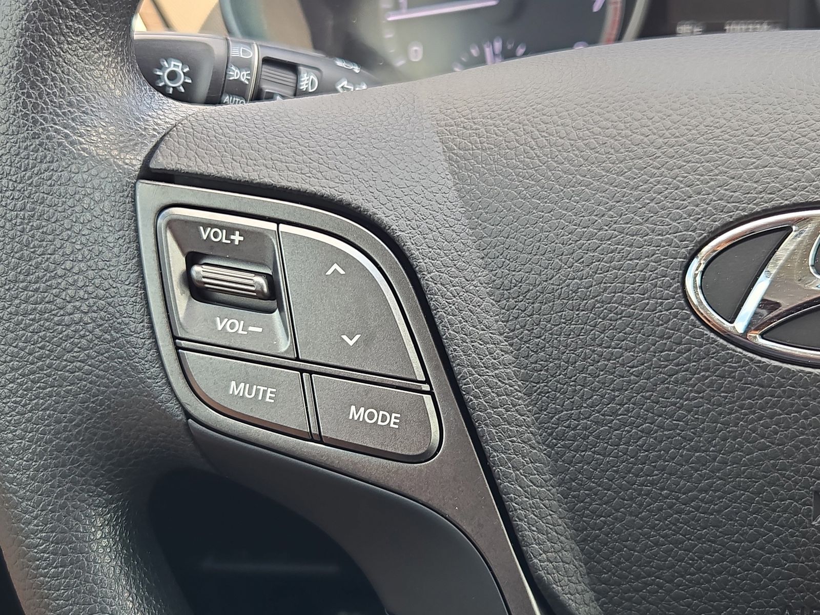 2018 Hyundai Santa Fe Sport 2.4L Image 24 of 29