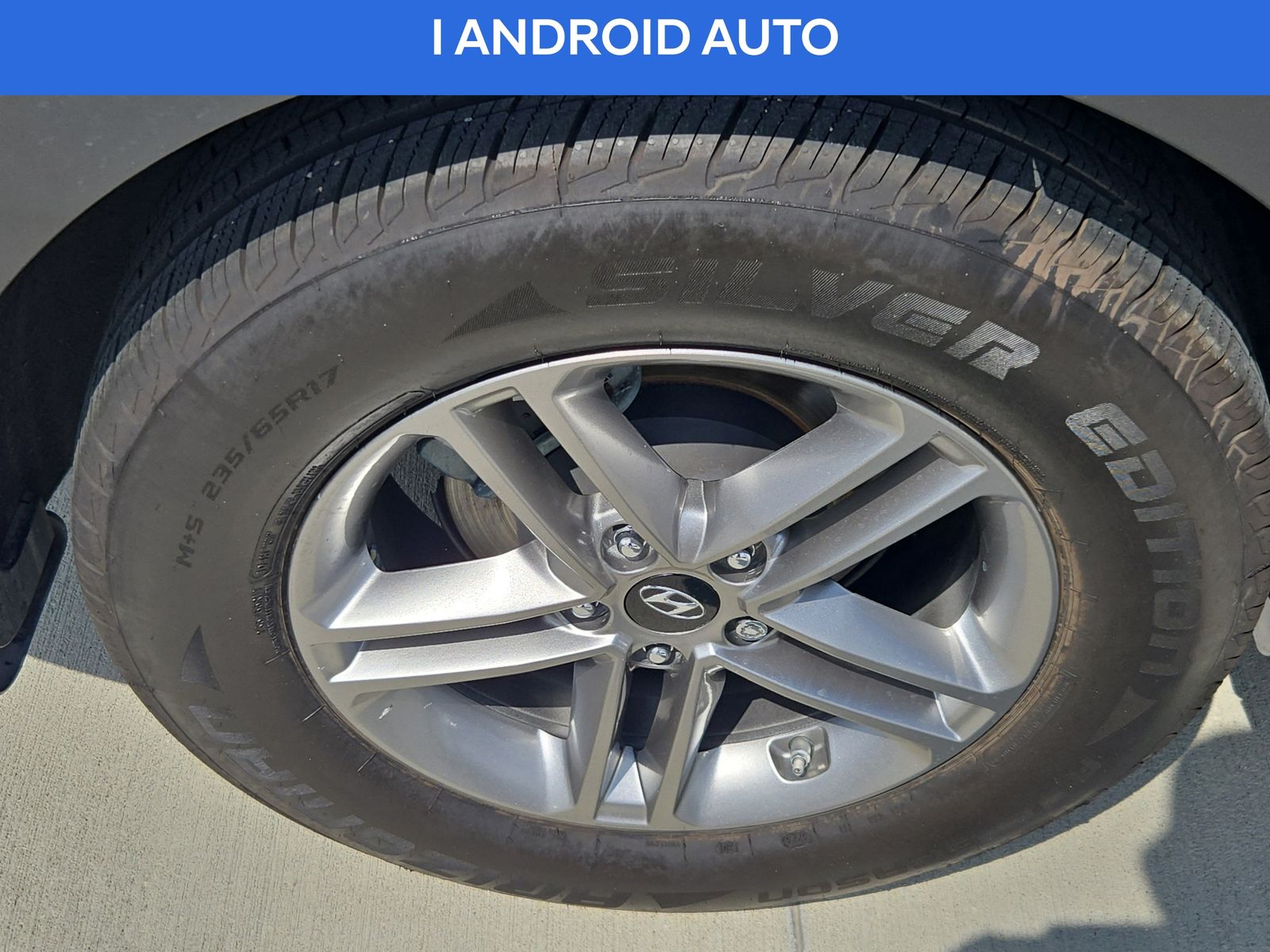 2018 Hyundai Santa Fe Sport 2.4L Image 8 of 29