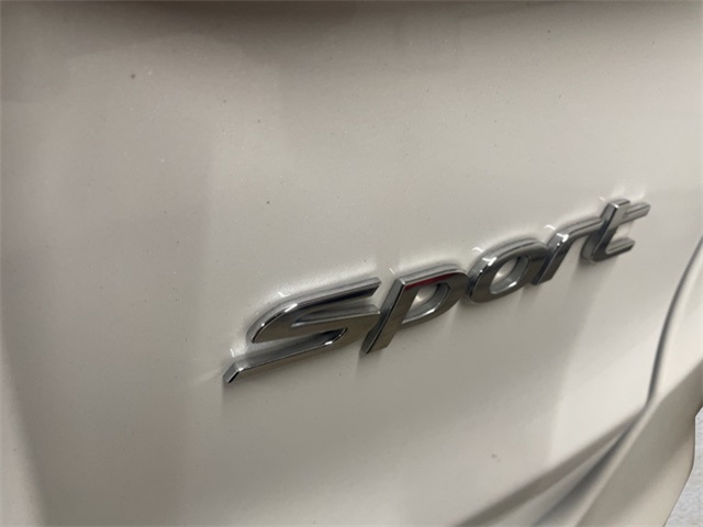 Vehicle image 9 of 25