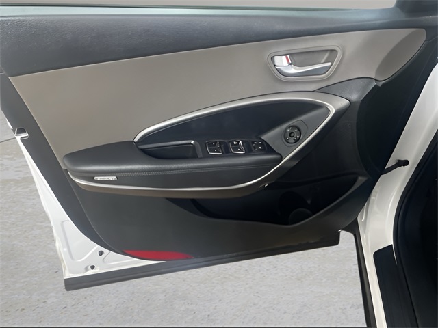 2018 Hyundai Santa Fe Sport 2.4L Image 19 of 25