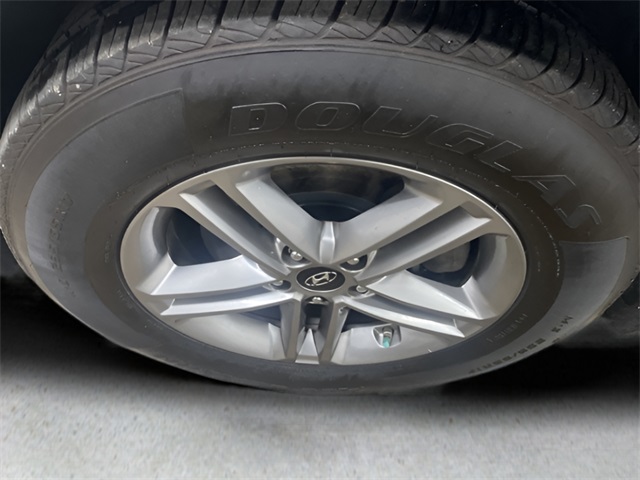 Vehicle image 10 of 25