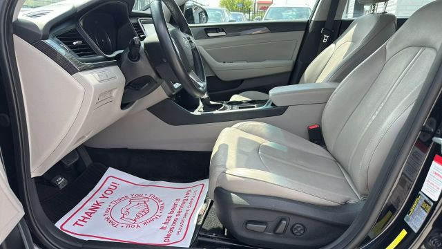 Vehicle image 10 of 17