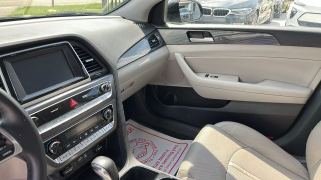 Vehicle image 12 of 17