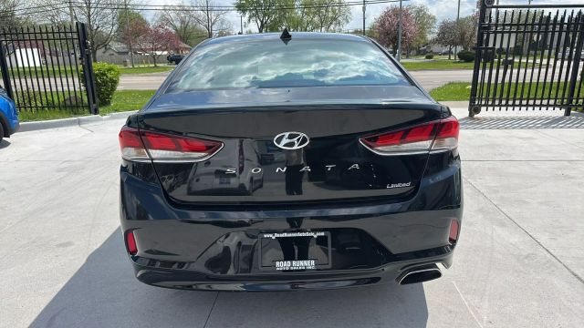 Vehicle image 8 of 17