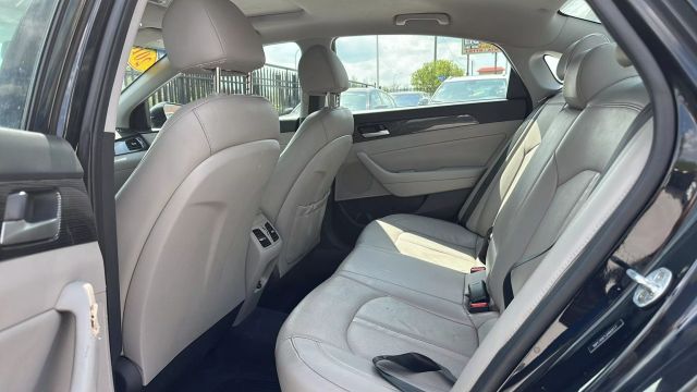 Vehicle image 13 of 17