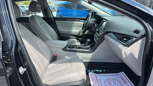 Vehicle image 15 of 17