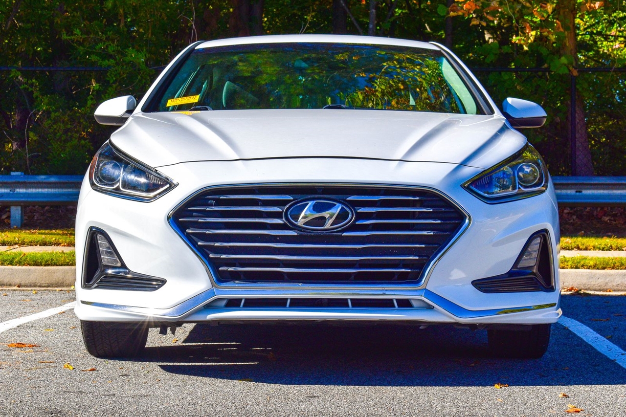 2018 Hyundai Sonata SE Image 2 of 30