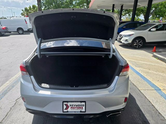 Vehicle image 17 of 25