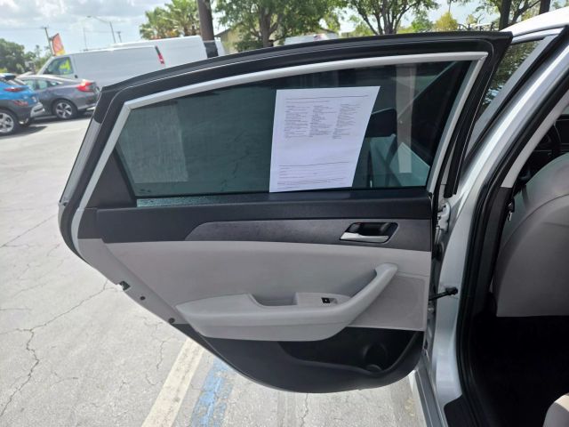 Vehicle image 10 of 25