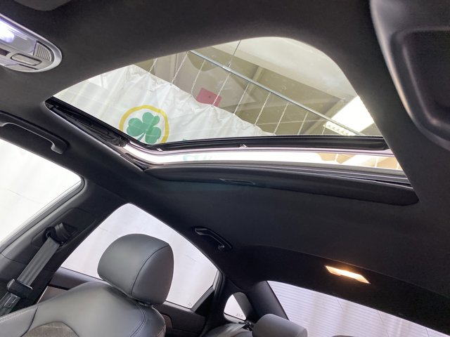 Vehicle image 20 of 29