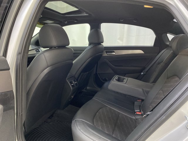 Vehicle image 11 of 29
