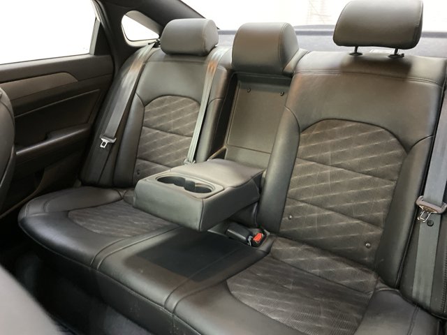 Vehicle image 10 of 29