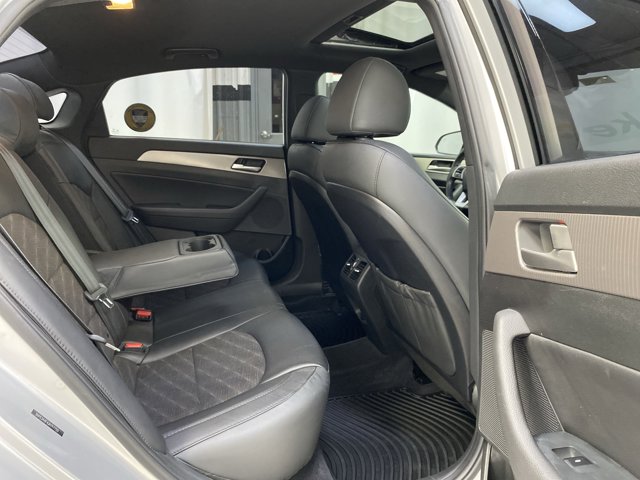 Vehicle image 25 of 29